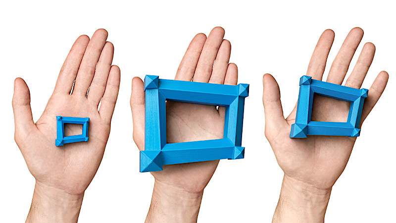 3D prints holding hands