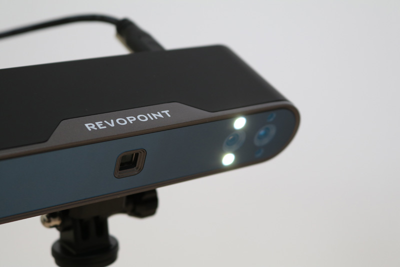 Revopoint POP 3 with white LED lights