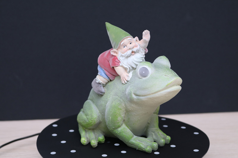 Sprayed Toad and Gnome on Turntable