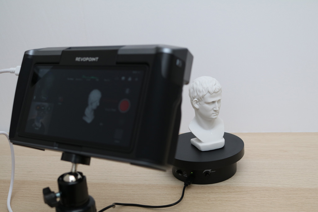 3D Scanner and a model on turntable