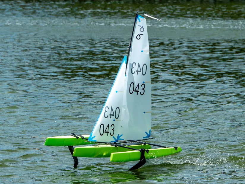 RC Trimaran with 3D Printed Parts