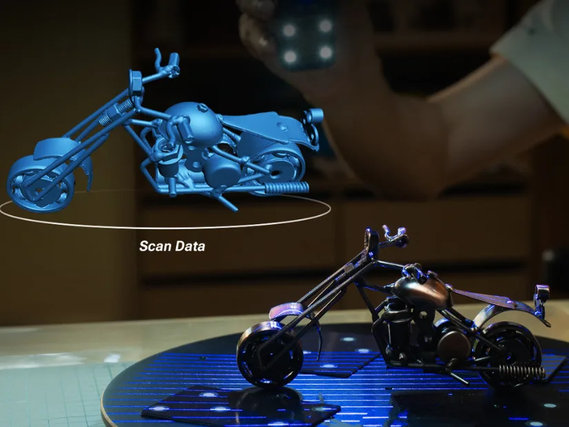 EINSTAR 2 scanning a small detailed model using laser mode with resulting 3D scan data