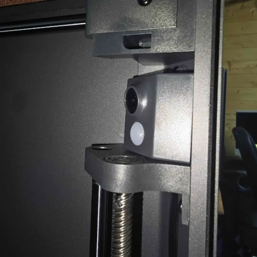 Built-in camera and internal light inside the enclosure