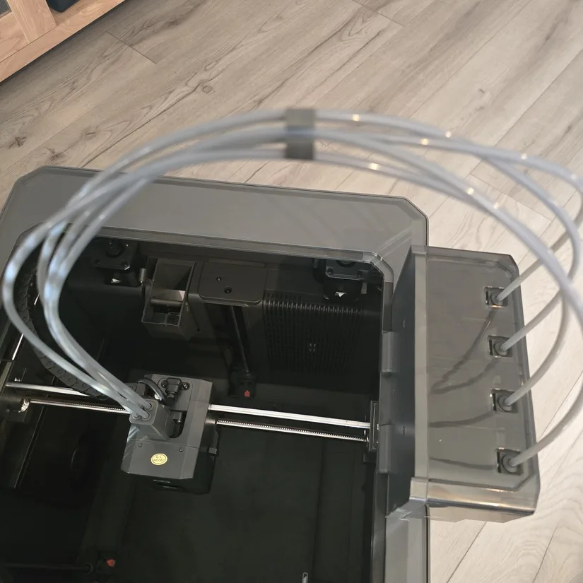 Four PTFE tubes connected to CANVAS