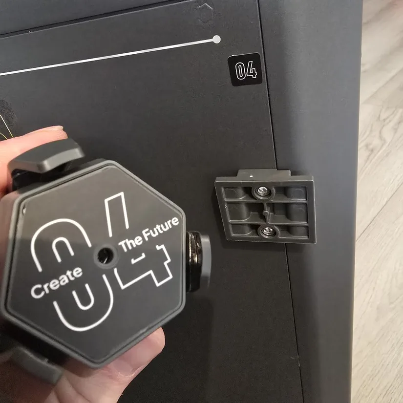 Assembling Push-fit spool holder