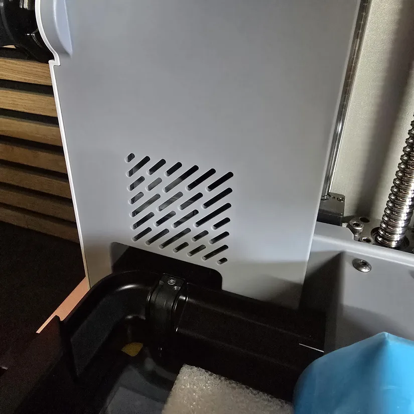 Anycubic Photon P1 rear air extraction port