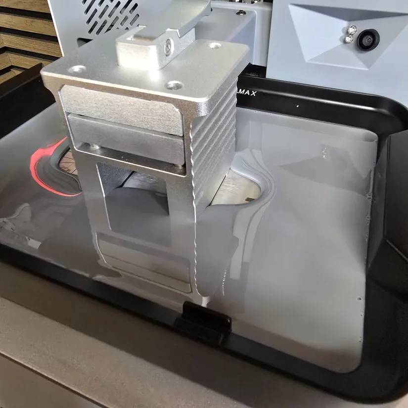 Anycubic Photon P1 resin vat filled before printing