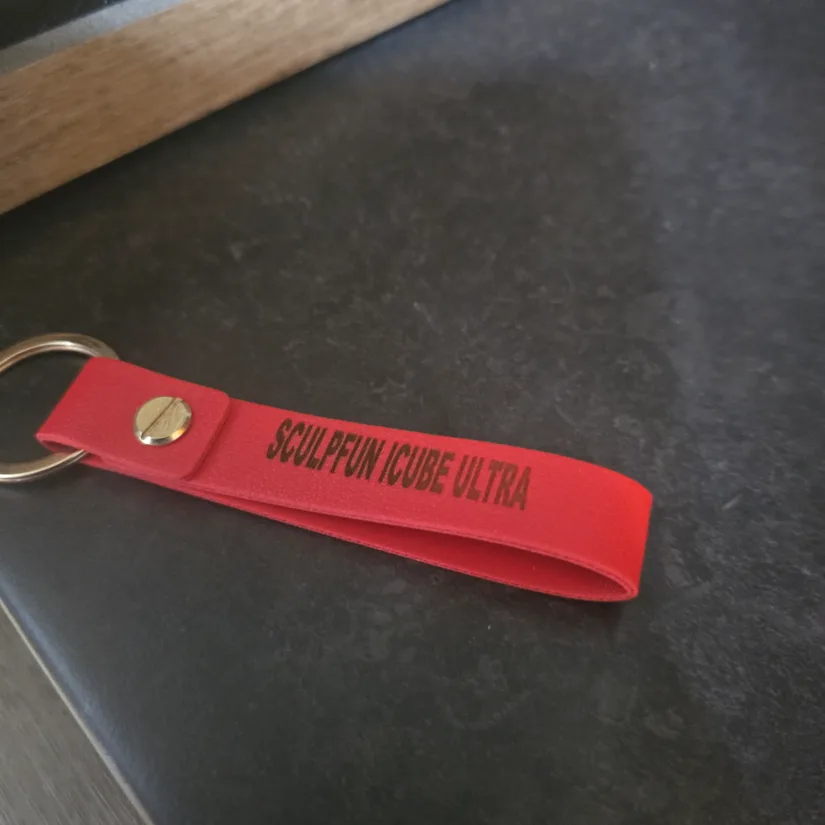 Sculpfun iCube Ultra leather keyring engraving