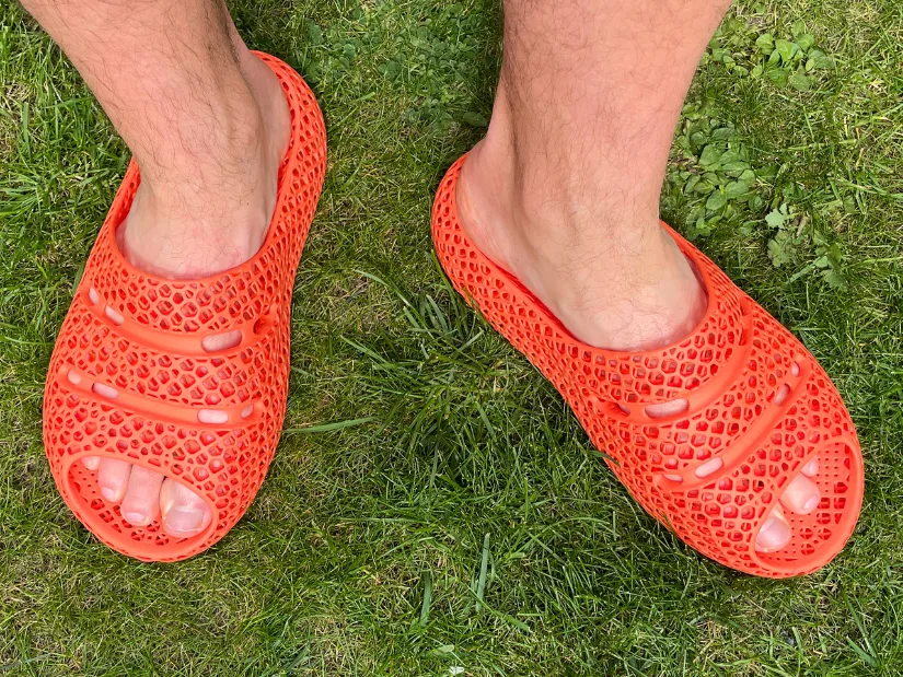 PollyFab Airpuff One Pro fully 3D printed lattice footwear tested outdoors on grass