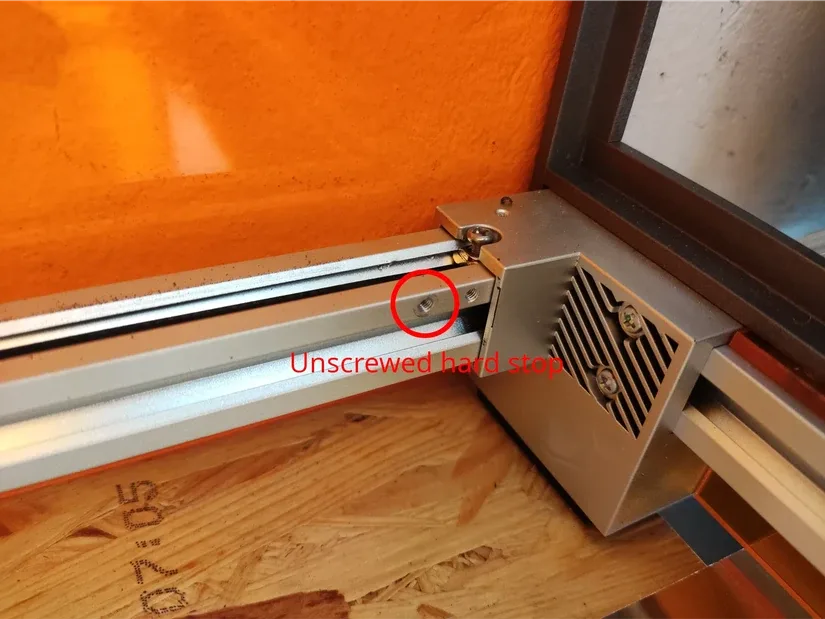 Carverall X1Pro right Y-axis rail with hardstop unscrewed