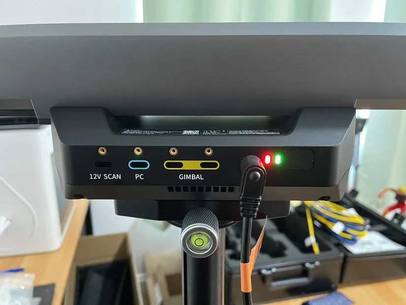 Rear view of the Revopoint Trackit SR tracker showing the labeled scan, PC, gimbal, and power connections.