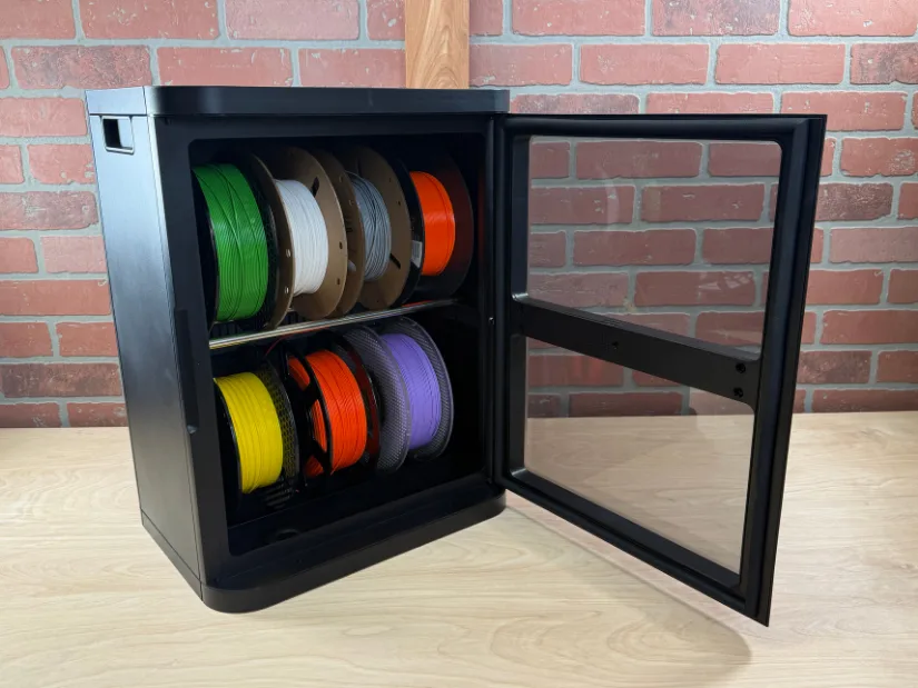 Sunlu x Inslogic i10 Filament Dehumidifier storing multiple filament spools