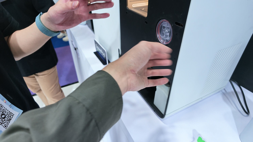 Front connection point used for the SnowPod clear transfer box